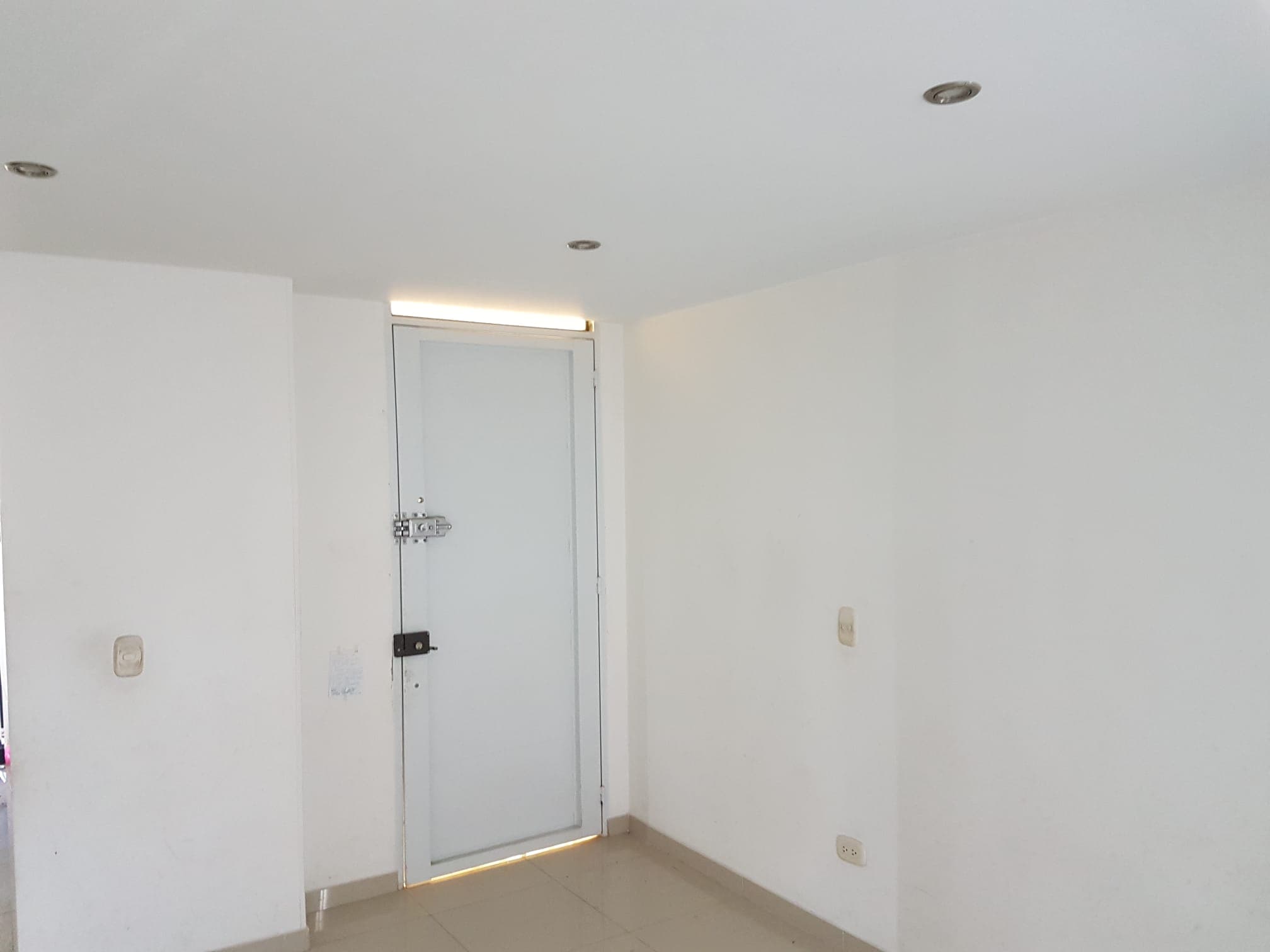 Arriendo apto moderno Ciudad Verde 6piso - foto 4