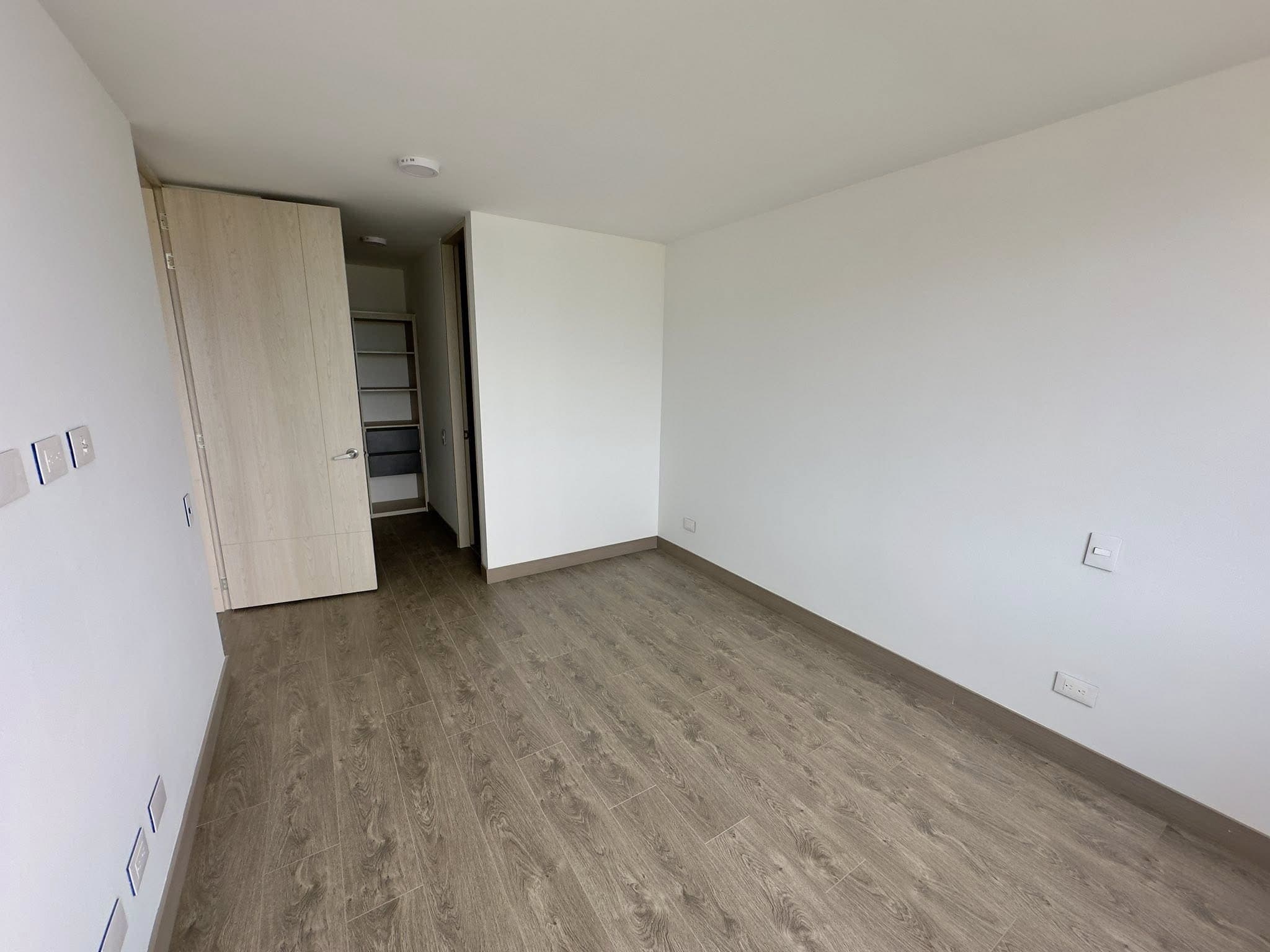 Apartamento para estrenar en Lagos de Torca con balcón y club house - foto 10